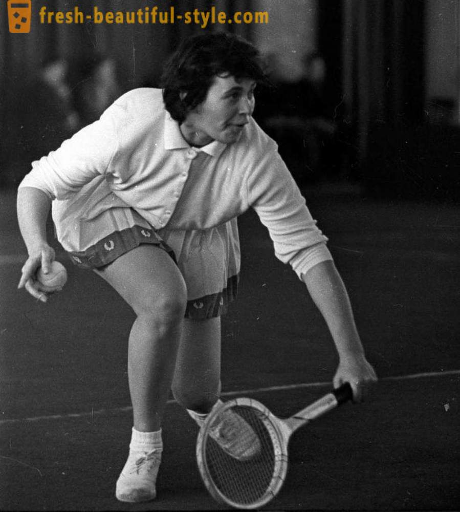 Anna Dmitrieva: biografia, data urodzenia, osiągając karierę w tenisie i komentator sportowy