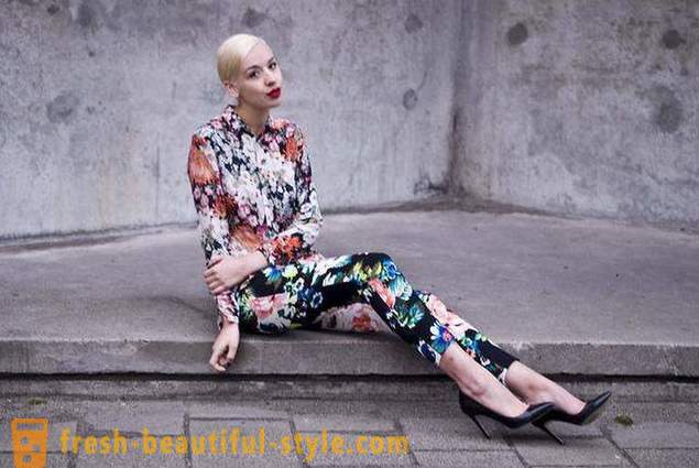 Modne spodnie z kwiatami - w co się ubrać, porad stylistów i najlepszej kombinacji