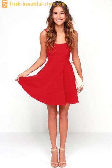 Czerwona sukienka: jak wybrać i co się ubrać