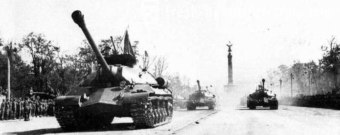 Dlaczego ZSRR wskazał na paradzie w Berlinie, IS-3 zbiorniki