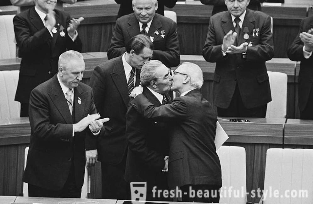 Jak światowi przywódcy starali się unikać całowania Breżniewa