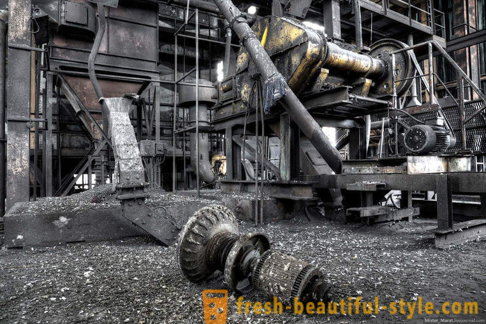Spacer po opuszczonej fabryce w Belgii