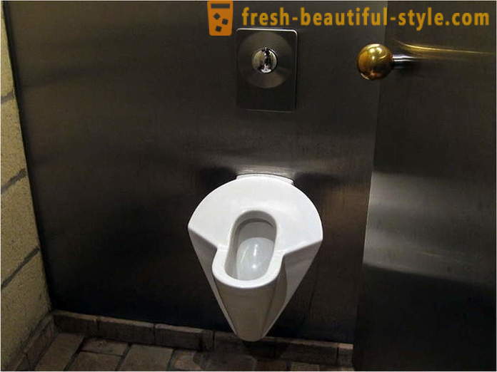 W Niemczech, zorientowaliśmy się, jak zmniejszyć kolejki w żeńskiej toalety