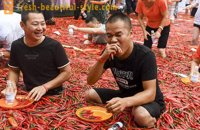 Nie dla osób o słabym sercu: w Chinach nie było konkursie jedzenia papryki dla prędkości