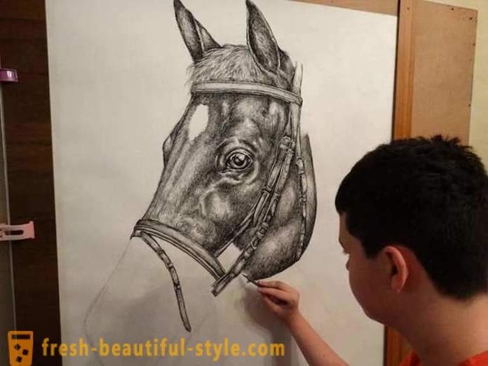 Serbski nastolatek czerpie wspaniałe portrety zwierząt za pomocą ołówka lub długopisu
