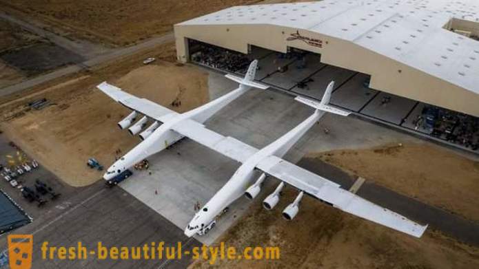 Największy samolot na świecie najszybciej i więcej