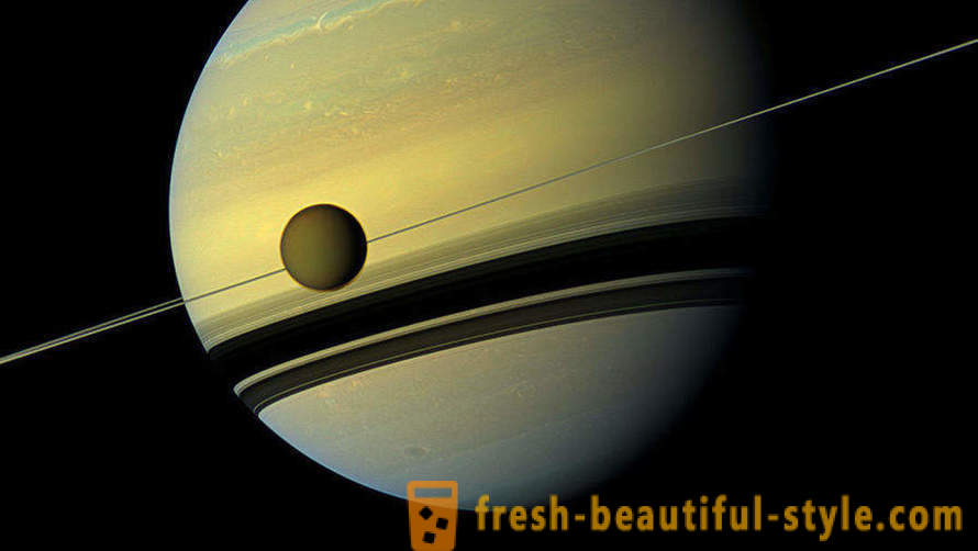 Świat po prostu z urządzeniem Cassini
