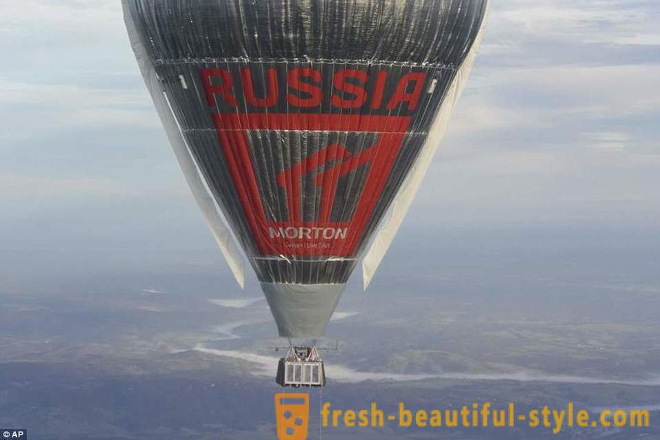 Rosyjski kapłan Fedor Konyukhov ustanowił rekord świata w światowej trasy w balonie