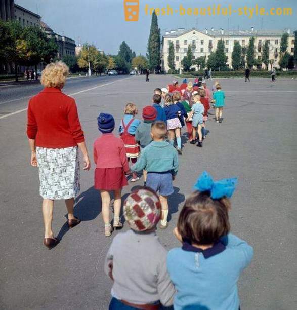 Radziecki przedszkole na spacer