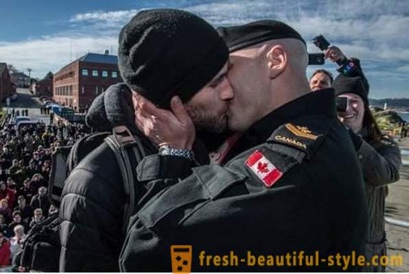 Pocałunek religijny uchwycone na kliszy fotograficznej