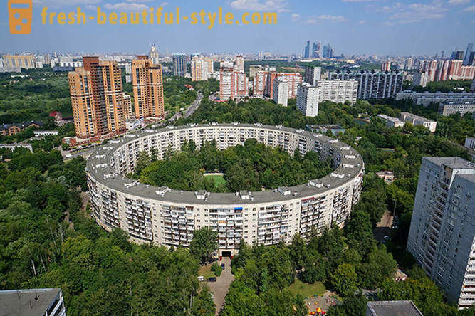 Moskwa „obwarzanek”, czyli opowieść o okrągłym domu