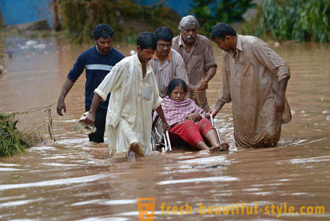 Historyczne powodzie w Indiach i Pakistanie