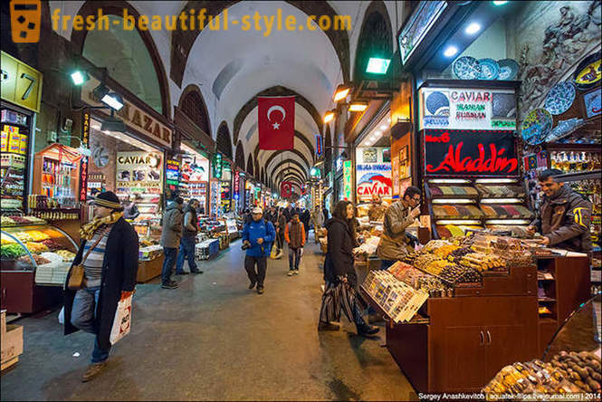 Spacer rynek przypraw w Stambule