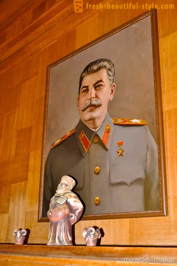 Tour of daczy Stalina