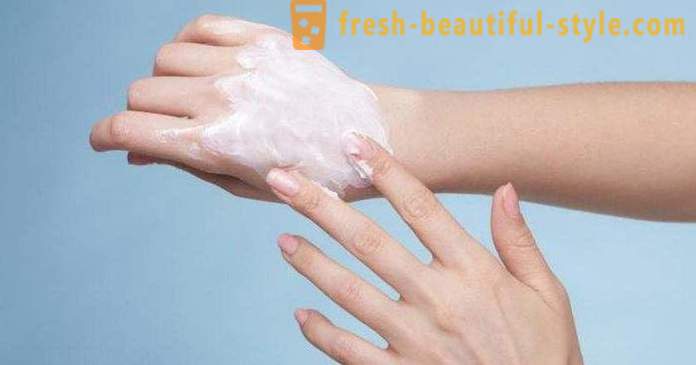 Łuszcząca się skóra na twarzy i rękach: Możliwe przyczyny i cechy opieki