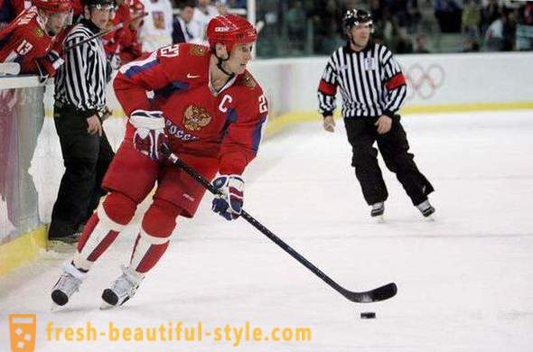 Rosyjski hokeista Aleksiej Kowaliow: Biografia i kariera w sporcie