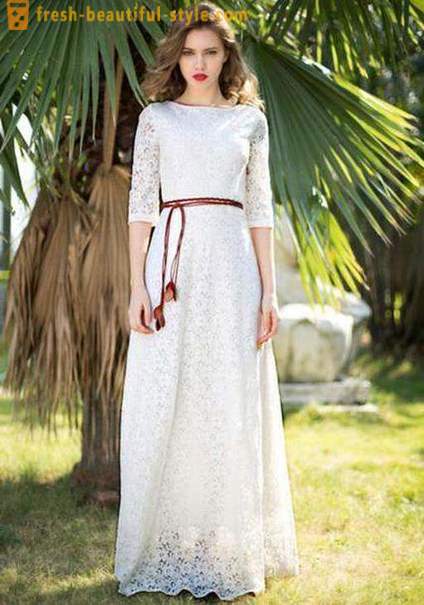 Długa biała suknia - specjalny element garderoby damskiej