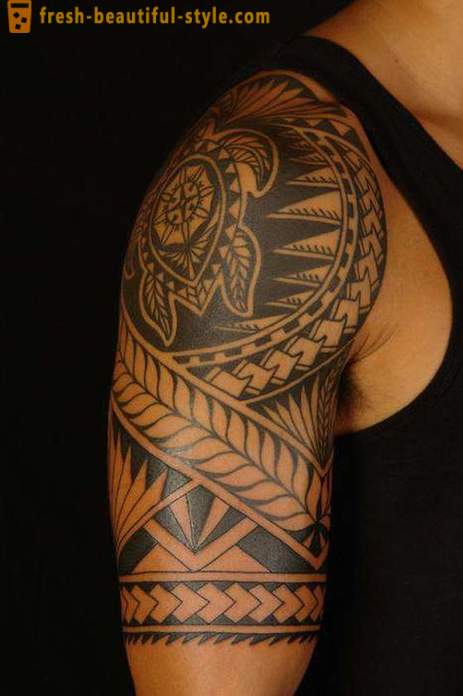 Jakie są tatuaże na ramieniu mężczyzny?