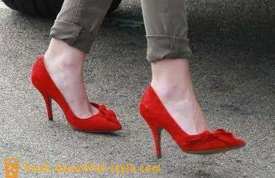 Czerwone buty: w co się ubrać?