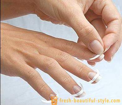 Jak zrobić francuski manicure w domu? French manicure kolor: photo