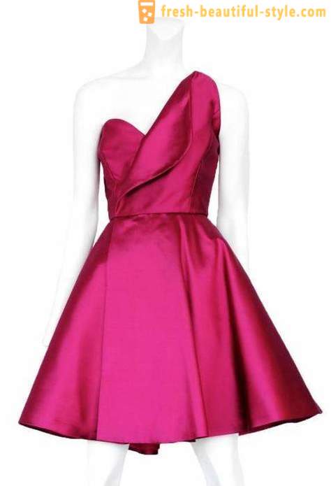 Różowy strój jako podstawowy element garderoby