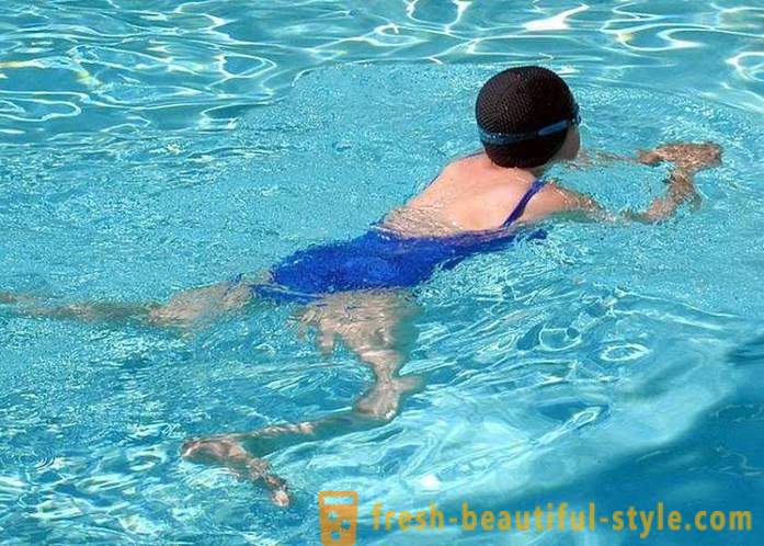 Pływanie stylem klasycznym dla zabawy i w imię sportu