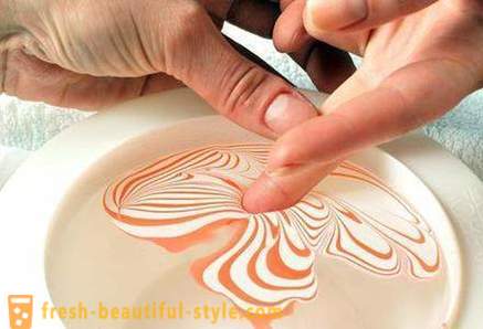 Manicure na wodzie - nowy trend w sztuce paznokci